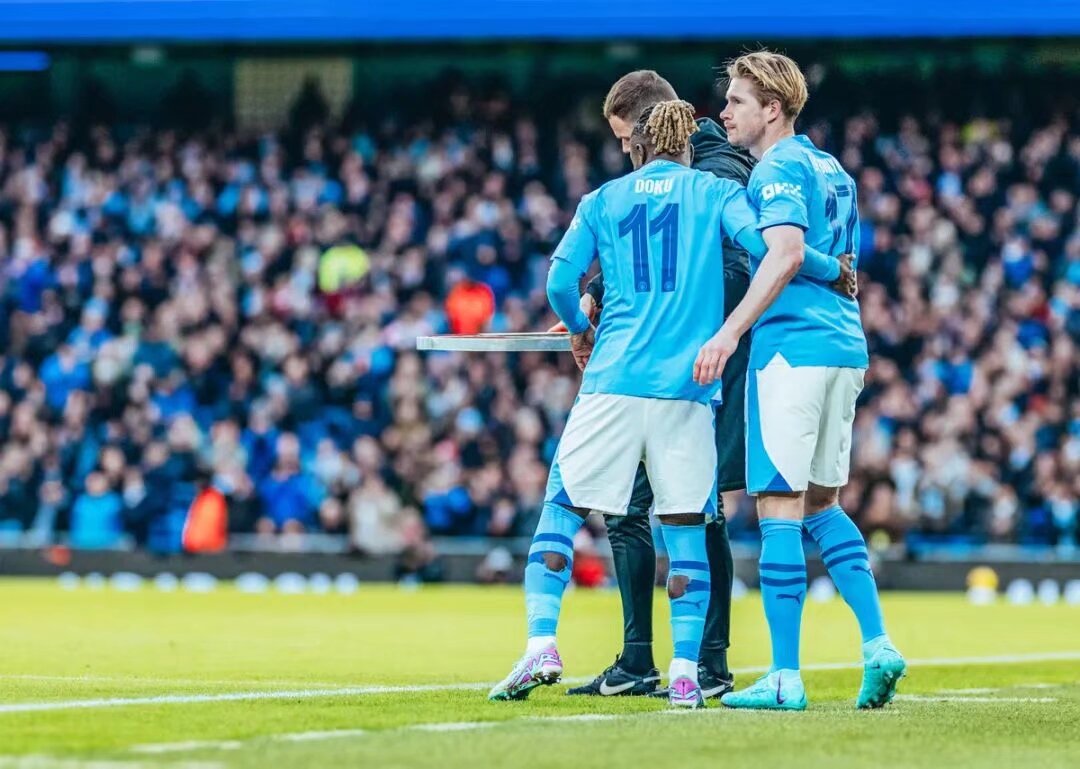 这脚传球太绝了，全队惊呆