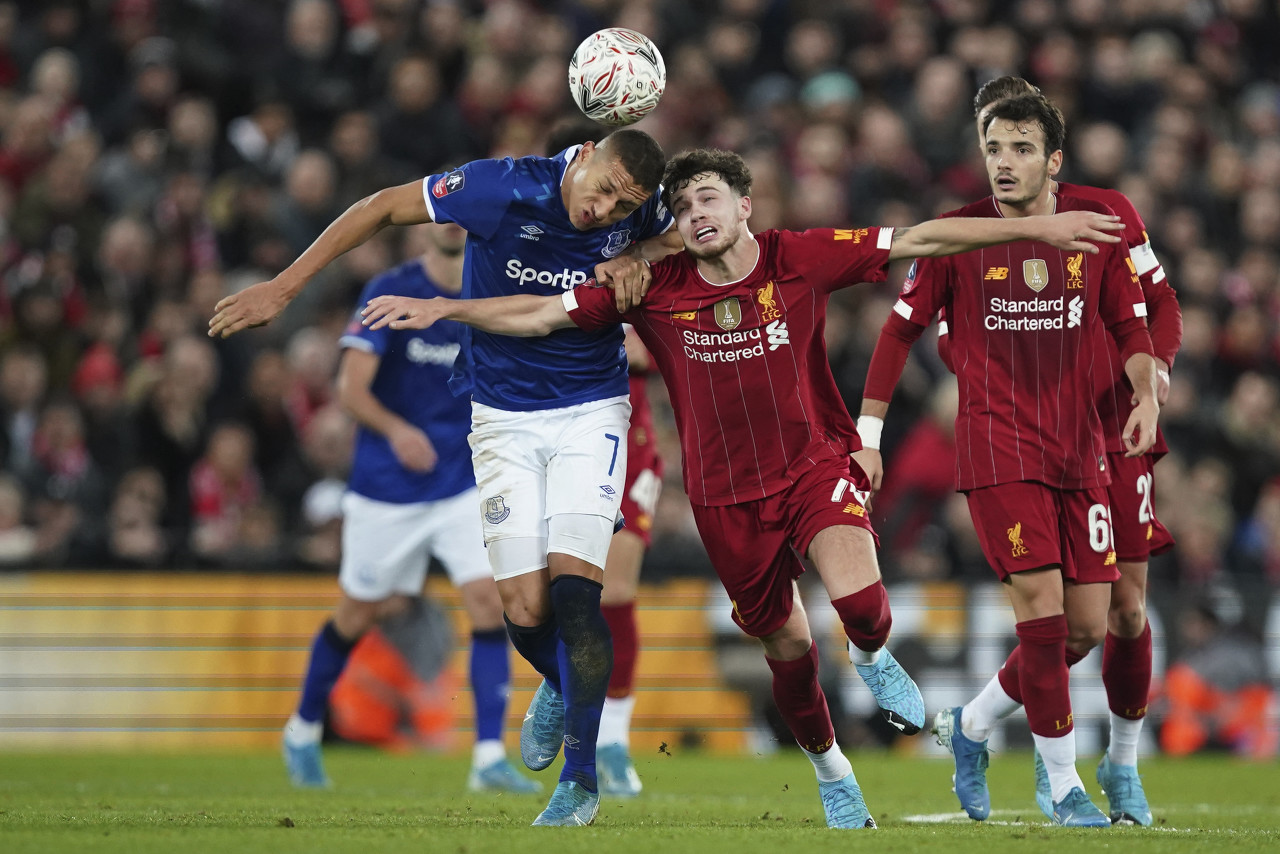 波兰主帅：希望面对荷兰能有更多控球；已证明能与他们抗衡