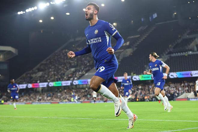 镜报：安东尼愿大幅降薪回归贝蒂斯，已拒绝胜利、博塔弗戈